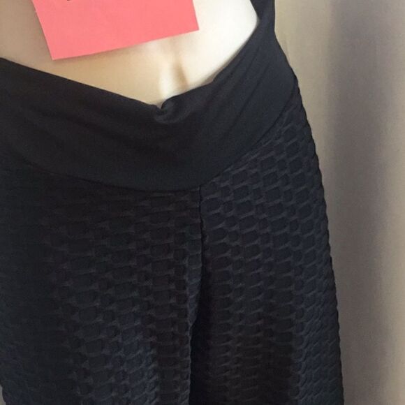 SHEIN NWOT athletic pants in a black waffle pattern in small - Picture 3 of 10